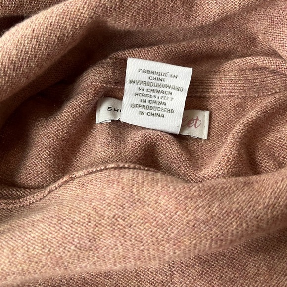 Shrinking Violet Sweater size: XL - Picture 10 of 10